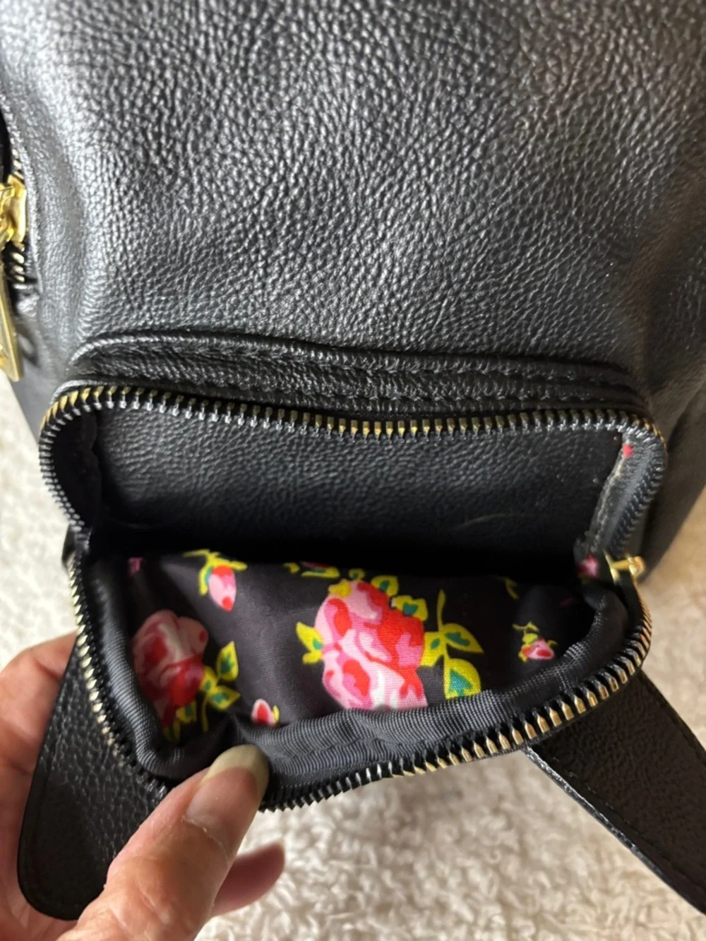 Betsey Johnson Dog Face Mini Backpack for Pets Lovers Black/White - Picture 6 of 7